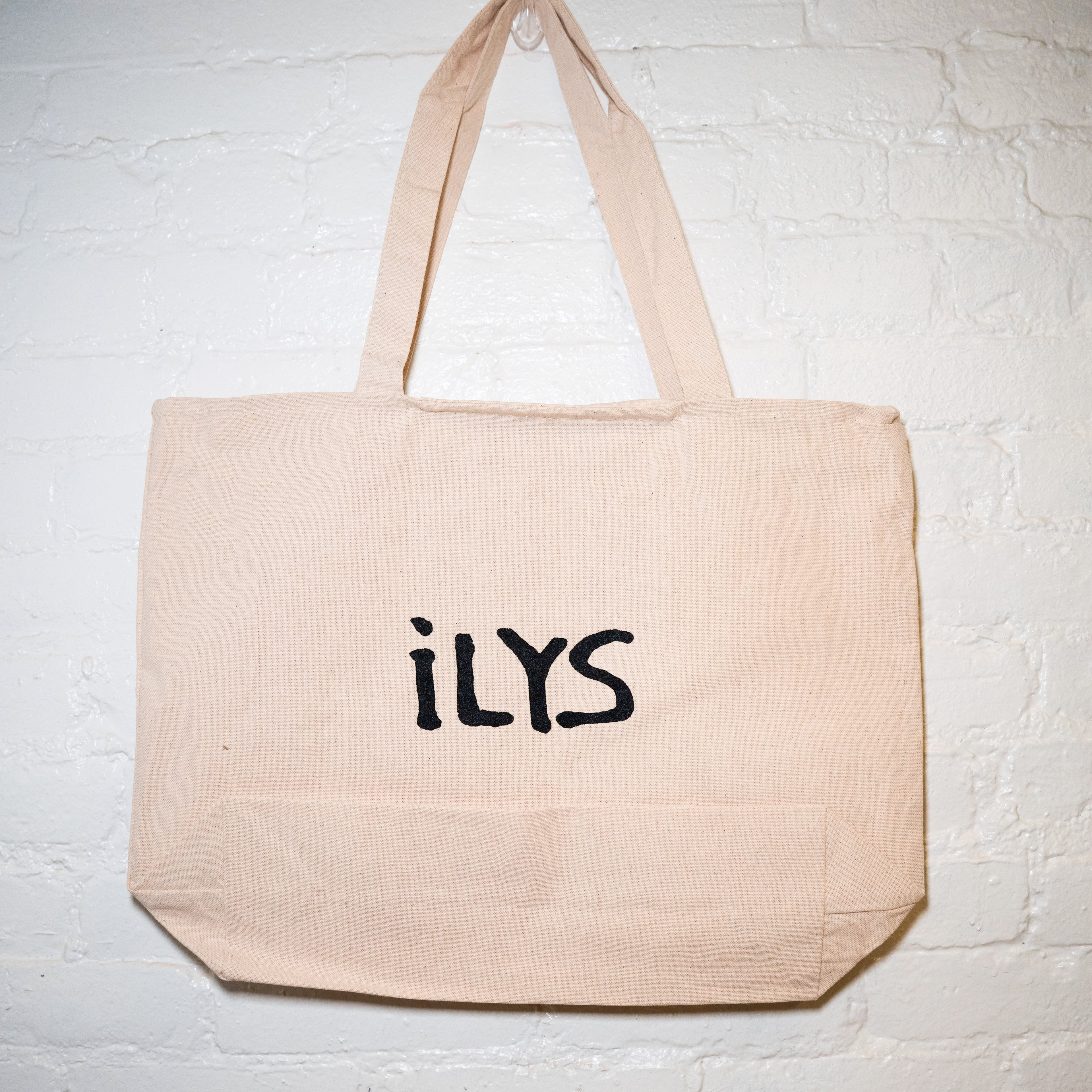 ILYS  - protect your heart <3 zipper tote